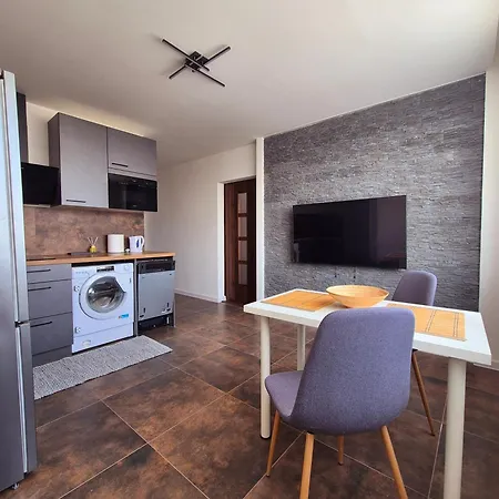 V Centre Mesta Levice,okruzna Διαμέρισμα Levice