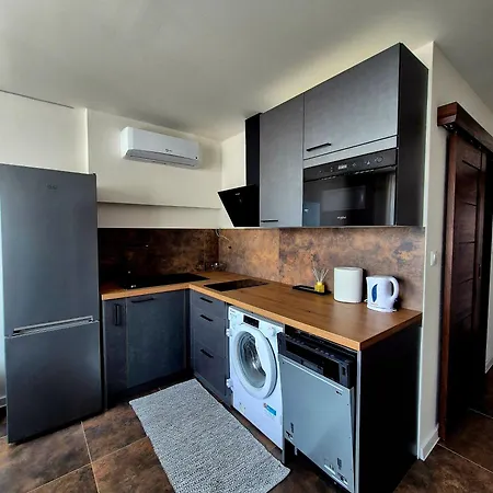 V Centre Mesta Levice,okruzna *