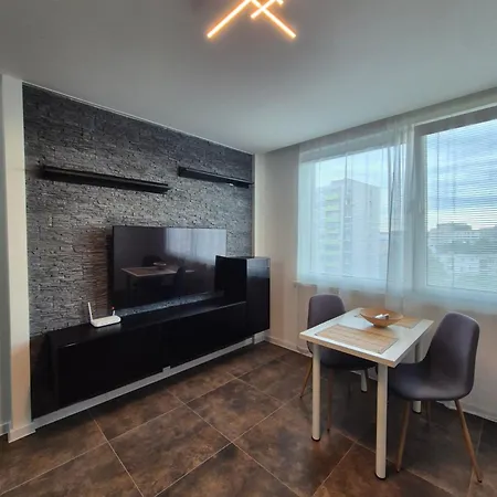 V Centre Mesta Levice,okruzna Apartment Levice